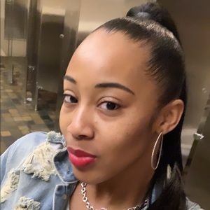 Meet your Posher, Zanaya